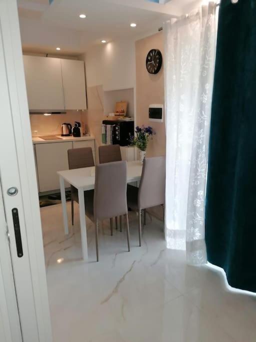 Fiumicino Aeroporto Casa Vacanze Iris Kültér fotó