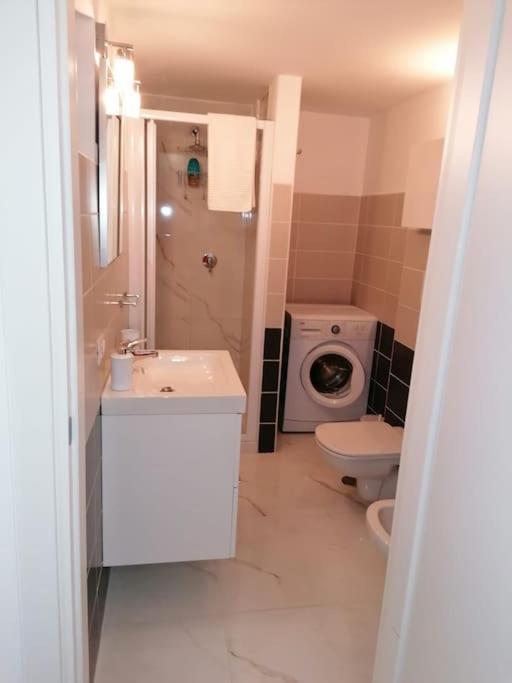 Fiumicino Aeroporto Casa Vacanze Iris Kültér fotó